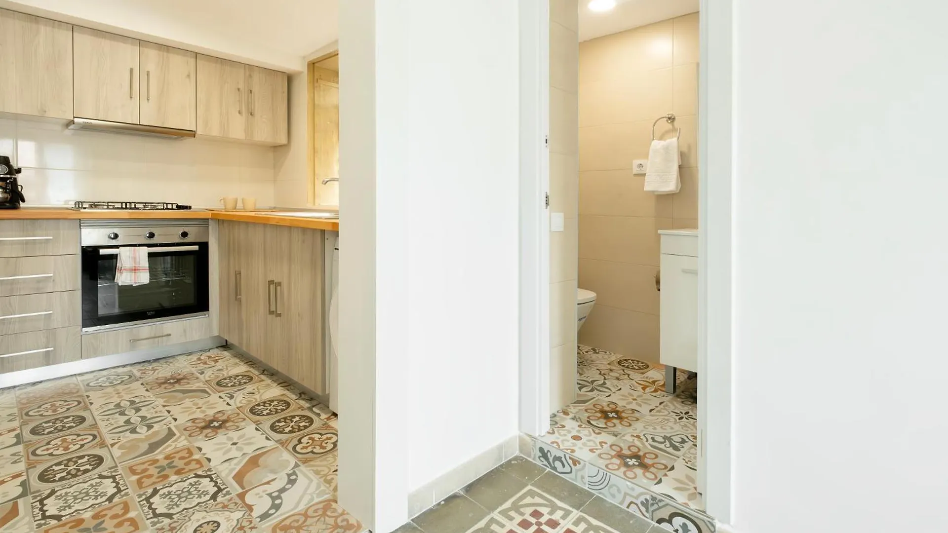 Historic Barcelona Gem 3Br By Boqueria Lägenhet 0*,