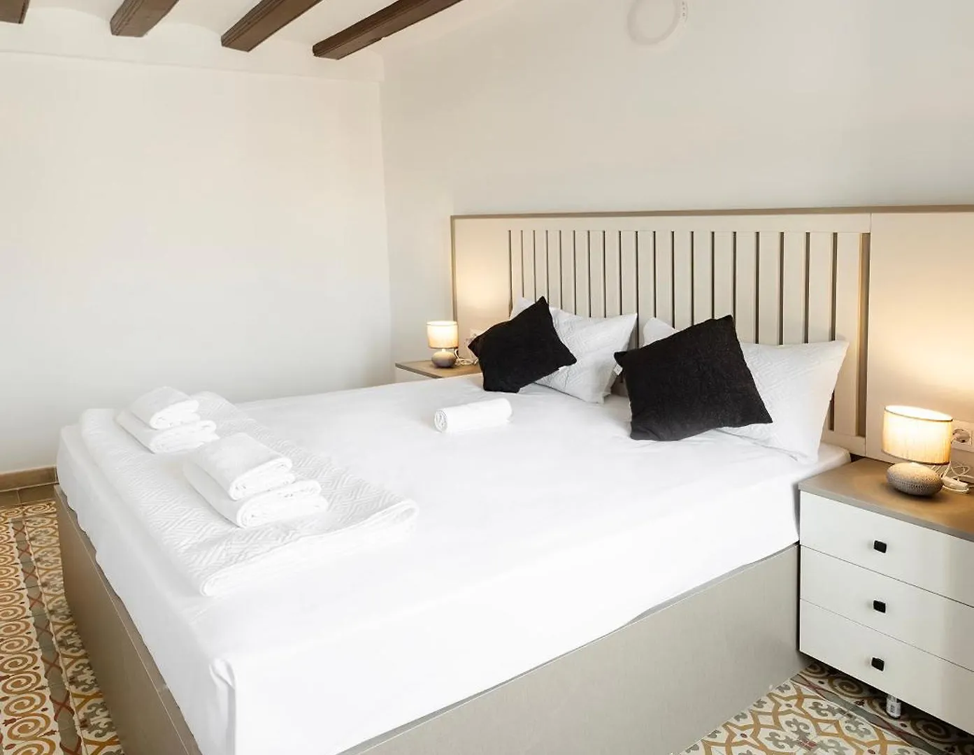 Historic Barcelona Gem 3Br By Boqueria Lägenhet