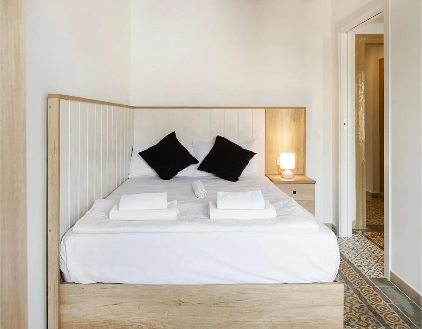 Historic Barcelona Gem 3Br By Boqueria Lägenhet 0*,