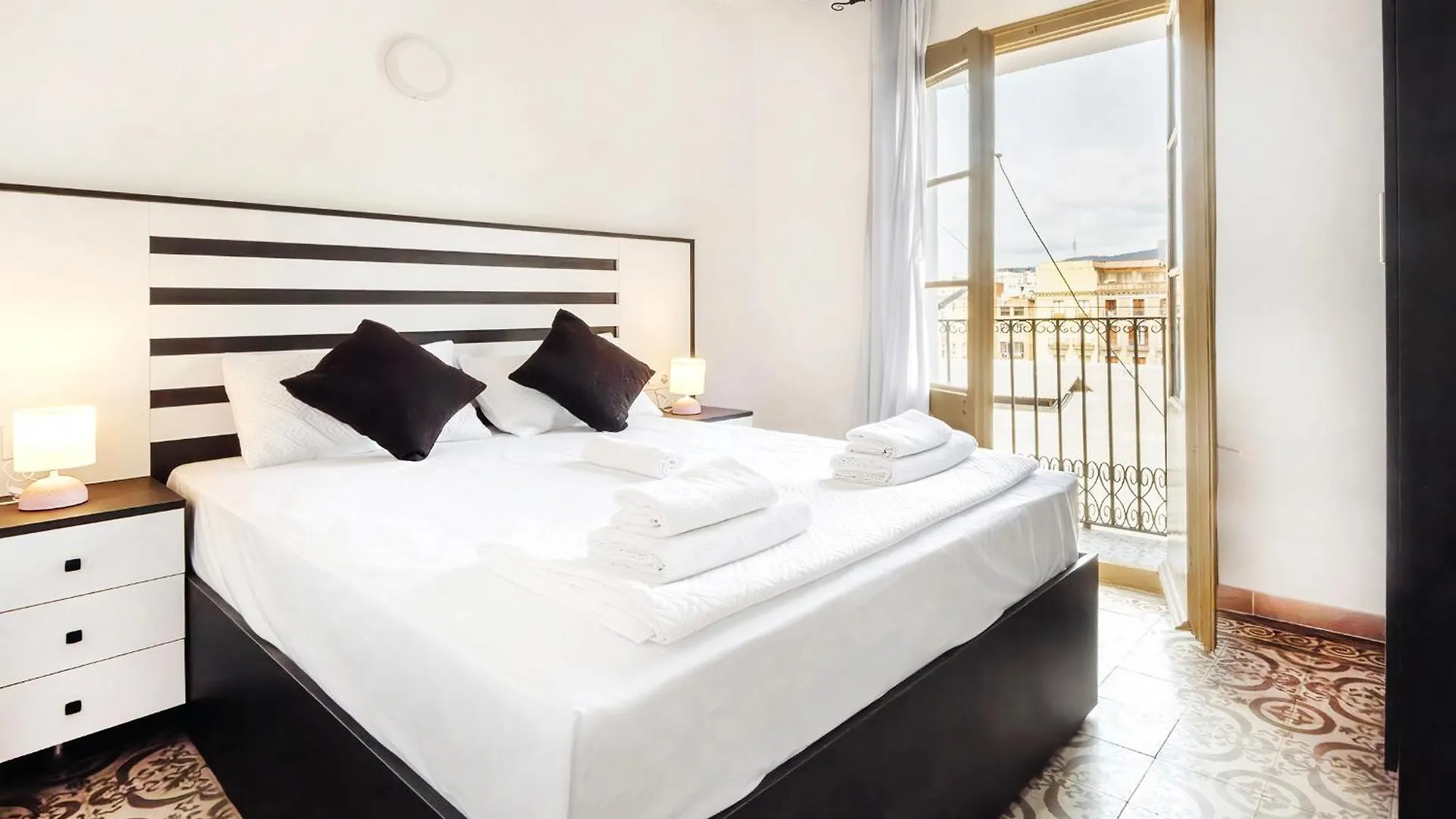Historic Barcelona Gem 3Br By Boqueria Lägenhet Spanien